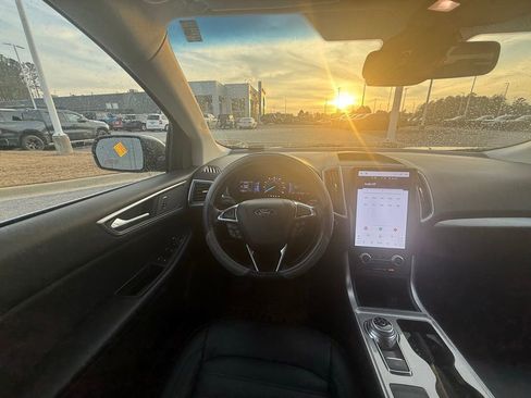 Used 2023 Ford Edge SEL w/ Convenience Package image 13