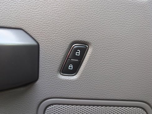 Certified 2019 Ford F150 XLT w/ Equipment Group 302A Luxury image 17