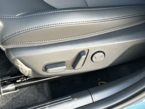 Used 2025 Kia Niro EX Touring FWD image 18