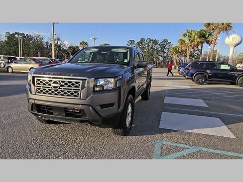 Used 2024 Nissan Frontier SV w/ Technology Package image 19