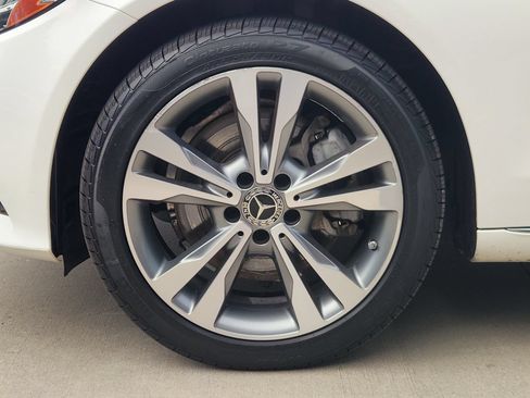 Used 2019 Mercedes-Benz C 300 4MATIC Sedan image 12