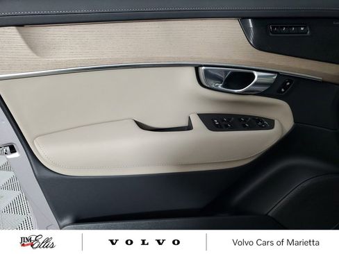 New 2026 Volvo XC90 B6 Plus w/ Protection Package Premier image 19