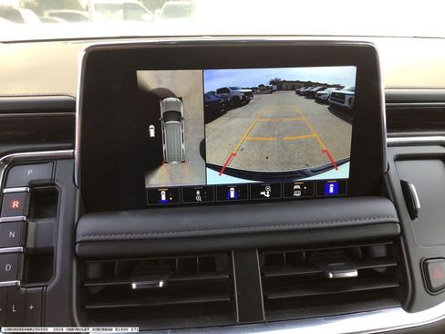 Used 2024 Chevrolet Suburban Z71 w/ Luxury Package image 10