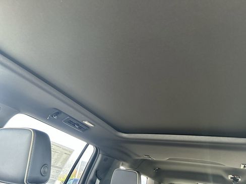 New 2026 Chevrolet Suburban Premier AWD/4WD image 30