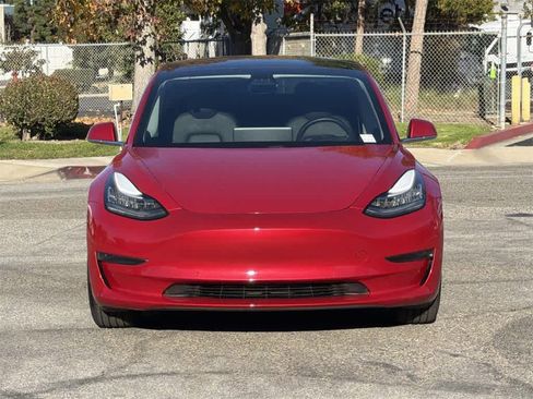 Used 2020 Tesla Model 3 Standard Range Plus image 2