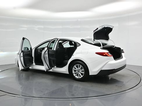 Used 2025 Toyota Camry LE FWD image 29