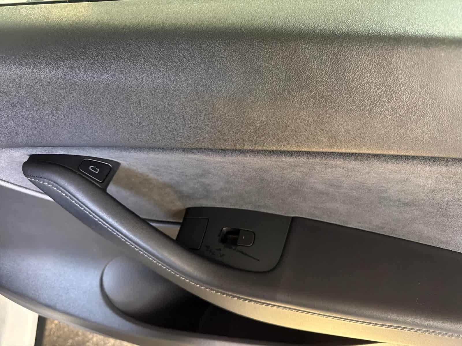 Used 2021 Tesla Model Y Long Range AWD/4WD image 17