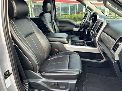 Used 2020 Ford F550 4x4 Crew Cab Super Duty w/ Lariat Value Package image 17