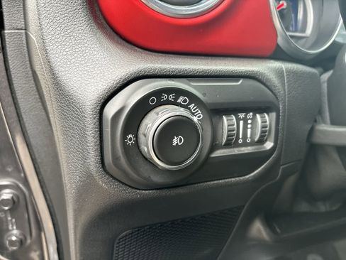 Used 2021 Jeep Wrangler Unlimited Rubicon image 11