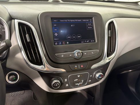 Used 2022 Chevrolet Equinox LS image 16