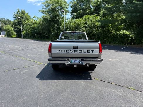 Used 1998 Chevrolet Silverado 2500 2WD Extended Cab w/ Preferred Equipment Group 3 image 4
