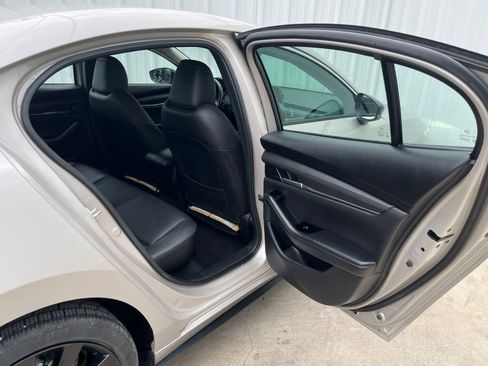 Used 2024 MAZDA MAZDA3 s FWD image 15