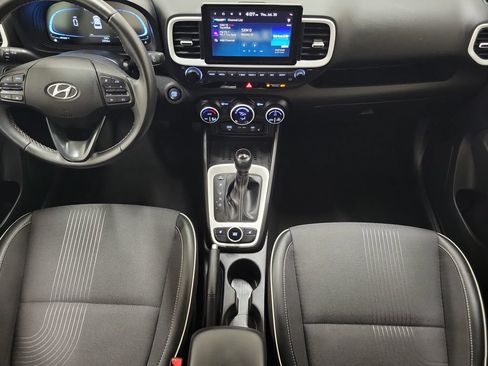 Used 2025 Hyundai Venue Limited FWD image 15