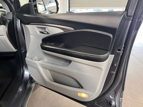 Used 2022 Honda Ridgeline RTL-E image 12