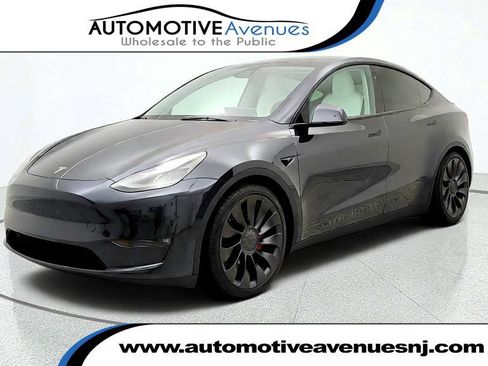 Used 2024 Tesla Model Y Performance AWD/4WD image 1