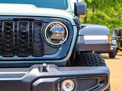 Used 2026 Jeep Wrangler Unlimited Sport AWD/4WD image 4