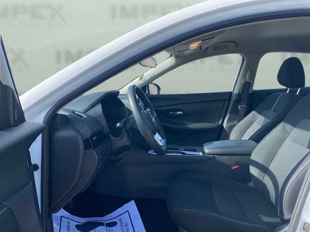 Used 2025 Nissan Sentra SV FWD image 9