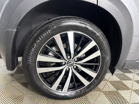 Used 2025 Nissan Pathfinder Platinum FWD image 37