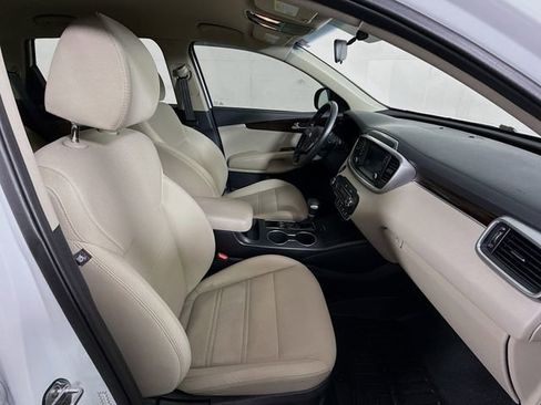 Used 2020 Kia Sorento S image 28