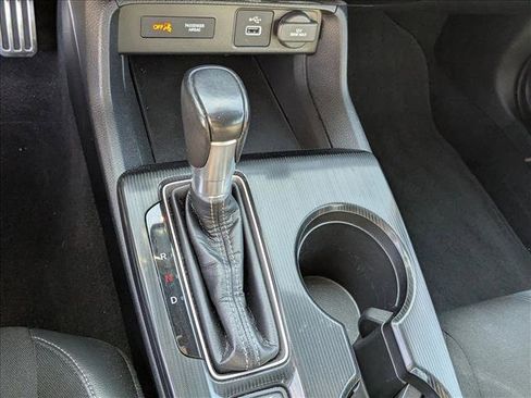 Used 2022 Honda Civic Sport image 11