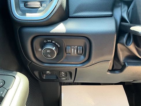 New 2026 RAM 1500 Big Horn AWD/4WD image 17