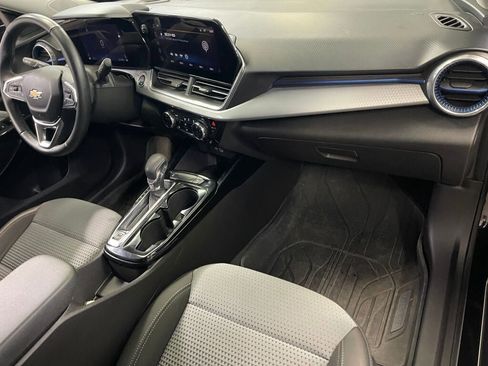 Certified 2024 Chevrolet Trax LT w/ Driver Confidence Package image 19