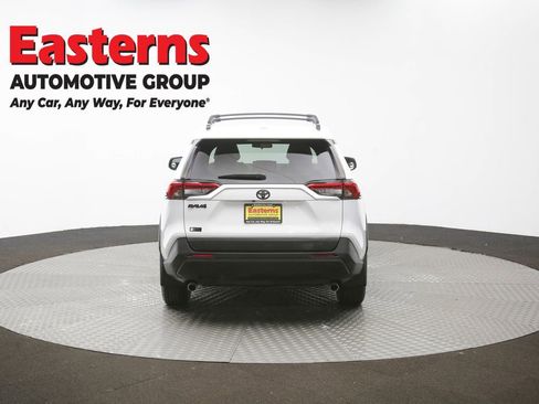 Used 2021 Toyota RAV4 LE image 38