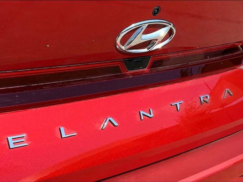 Used 2022 Hyundai Elantra SEL w/ Convenience Package FWD image 30
