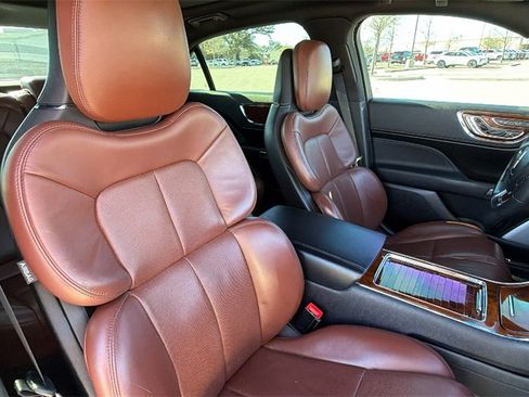 Used 2020 Lincoln Continental Reserve w/ Luxury Package image 46