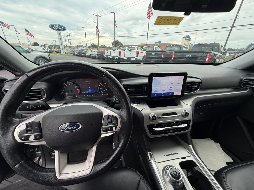Used 2021 Ford Explorer XLT w/ Equipment Group 202A AWD/4WD image 14