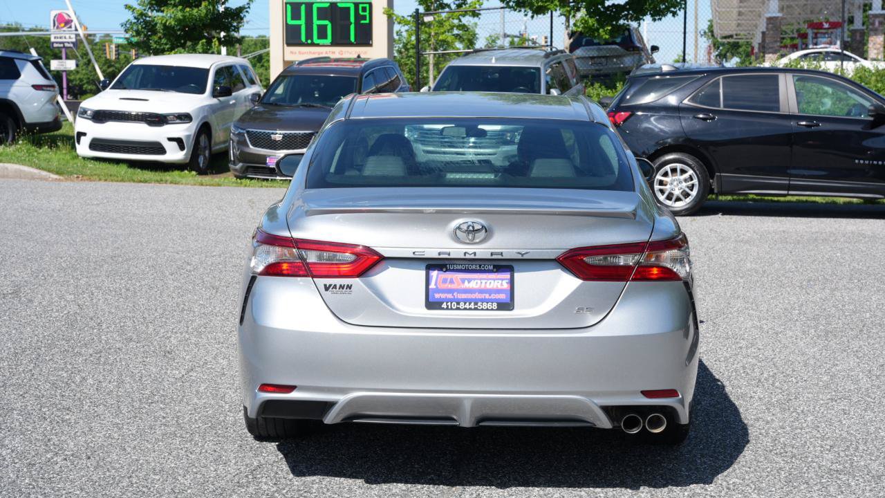 Used 2018 Toyota Camry SE w/ Moonroof Package FWD image 4