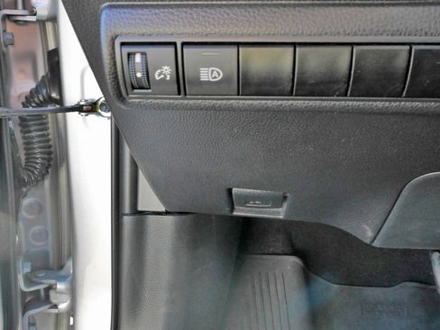 Used 2024 Toyota Corolla SE image 21