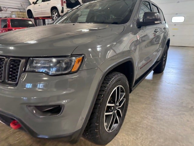 Used 2020 Jeep Grand Cherokee Trailhawk w/ Trailhawk Luxury Group AWD/4WD image 40
