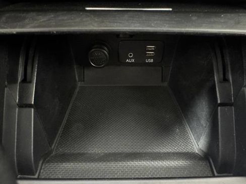 Used 2018 Subaru Outback 2.5i Touring AWD/4WD image 16