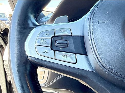 Used 2018 BMW M760i xDrive image 38