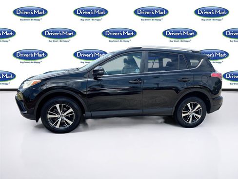 Used 2017 Toyota RAV4 XLE FWD image 4