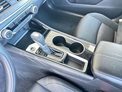 Used 2024 Nissan Altima 2.5 SV image 41