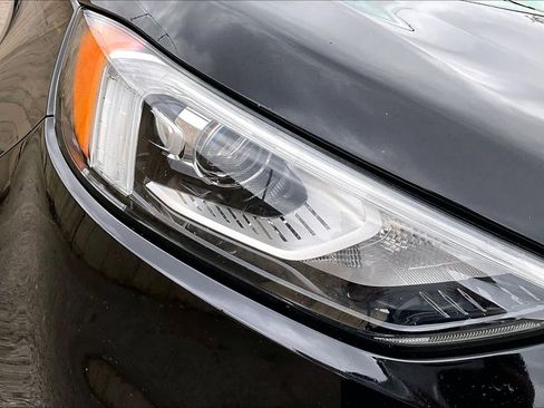 Used 2021 Ford Edge SEL image 29