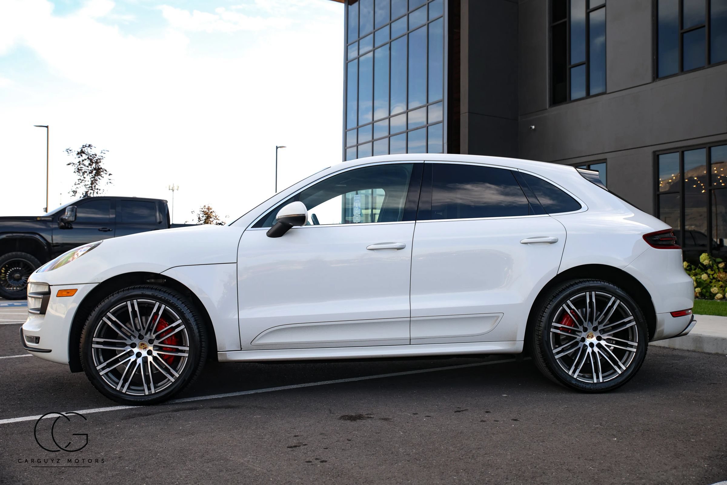 Used 2015 Porsche Macan Turbo AWD/4WD image 9