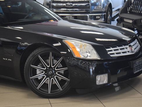 Used 2005 Cadillac XLR RWD image 4