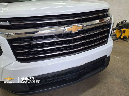 Used 2025 Chevrolet Traverse LT w/ Driver Confidence Package FWD image 24