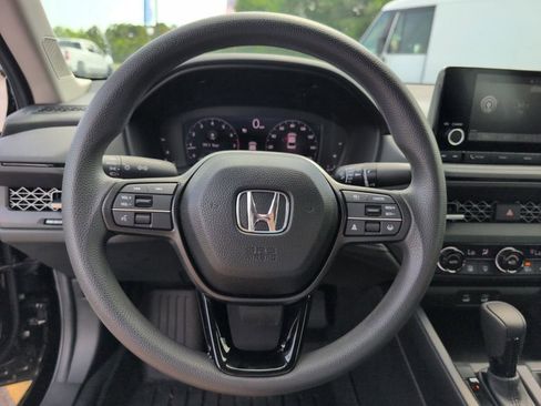 Used 2025 Honda Accord SE image 27
