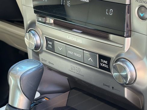Used 2021 Lexus GX 460 Luxury w/ Sport Design Package AWD/4WD image 33