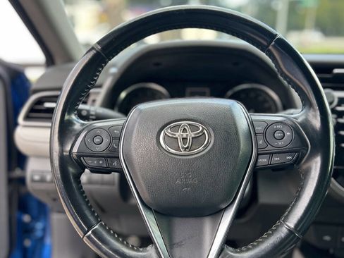 Used 2020 Toyota Camry SE image 12