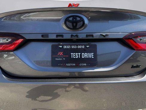 Used 2024 Toyota Camry SE image 17