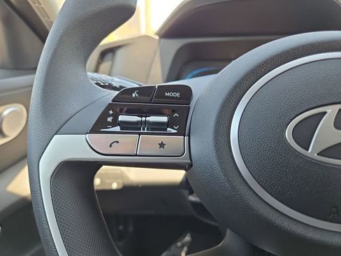 New 2026 Hyundai Elantra SE FWD image 18
