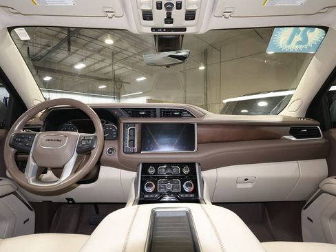 Used 2021 GMC Yukon Denali w/ Denali Ultimate Package image 34