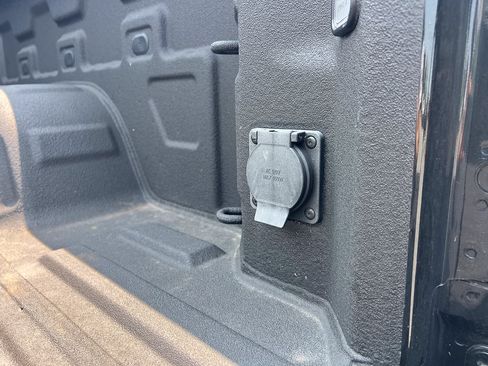 Used 2023 GMC Sierra 1500 Elevation AWD/4WD image 7