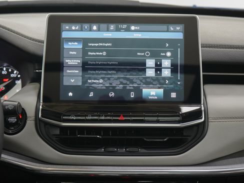 Used 2023 Jeep Compass Limited w/ Sun and Sound Group AWD/4WD image 15