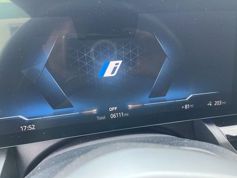 Certified 2026 BMW i5 eDrive40 w/ M Sport Package image 8